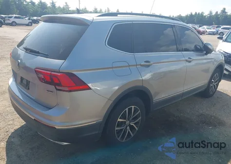 2020 Volkswagen Tiguan 2.0T Se/2.0T Se R-Line Black/2.0T Sel z USA, uszkodzony, nr VIN 3VV2B7AX8LM037131